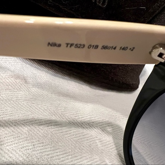 Tom Ford Nika Sunglasses - Picture 8 of 9